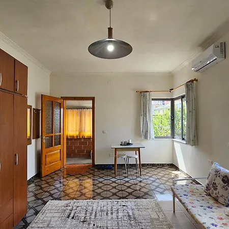 Angie's Shared Tam Privatunterkunft Tirana