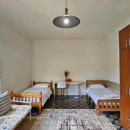 Angie's Shared Tam Tirana