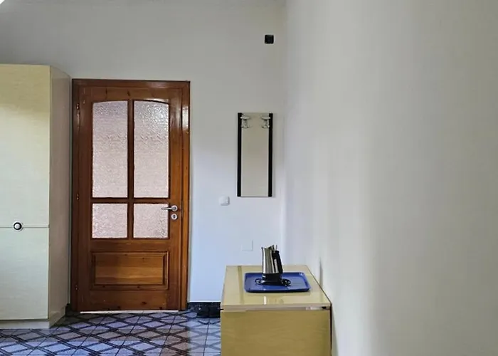 Angie's Shared Tam * 地拉那